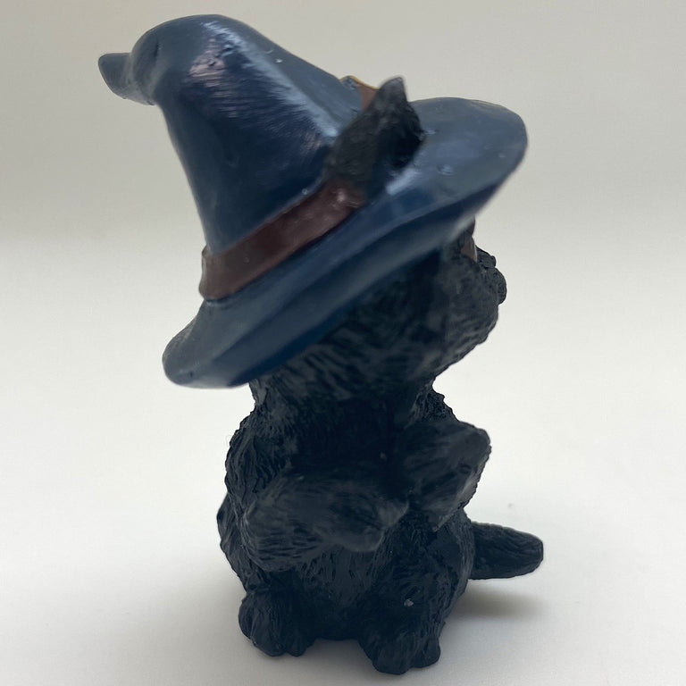 Hexen-Katzen Figur "bettelt mit blauen Hut" - 55 x 65 mm - Schneekugelhaus