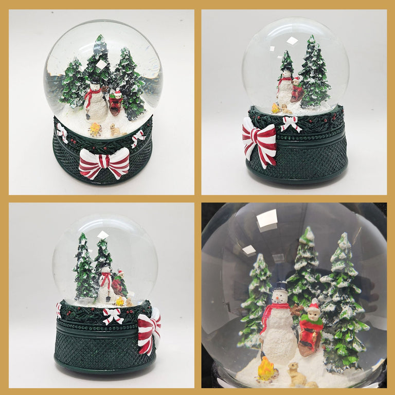 Nostalgische Schneekugel Schneemann steht auf Weihnachtsdekor grün 100 mm Durchmesser mit Spieluhr - Schneekugelhaus